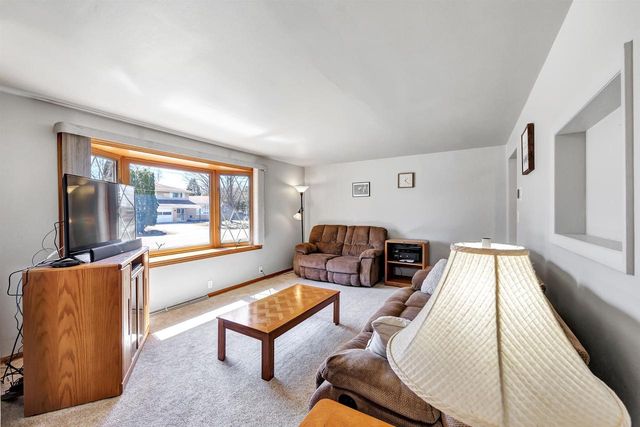 114 W WILSON AVENUE, Appleton, WI 54915