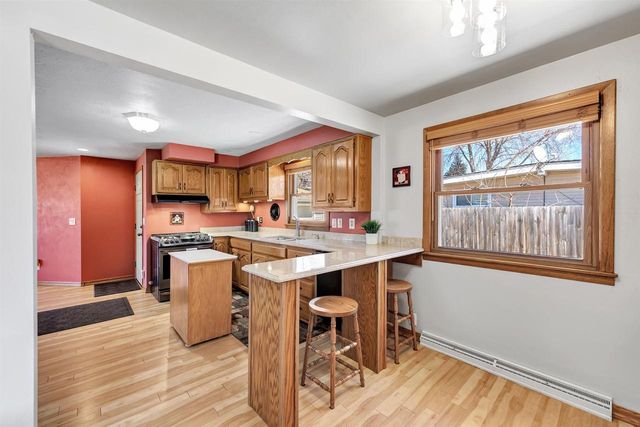 114 W WILSON AVENUE, Appleton, WI 54915
