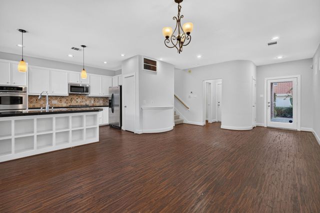 9813 Marlink, Houston, TX 77025