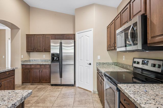 9161 W SALTER Drive, Peoria, AZ 85382