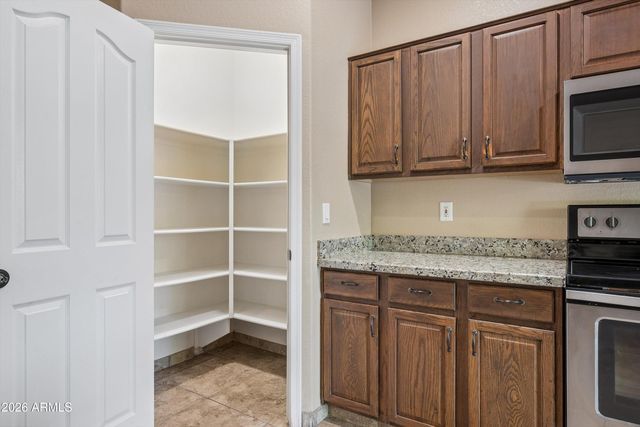 9161 W SALTER Drive, Peoria, AZ 85382