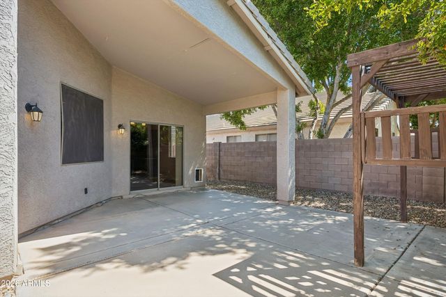 9161 W SALTER Drive, Peoria, AZ 85382