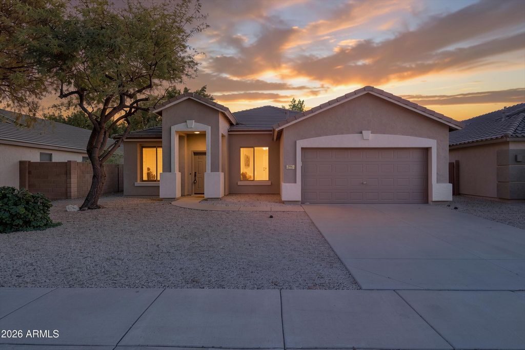 9161 W SALTER Drive, Peoria, AZ 85382