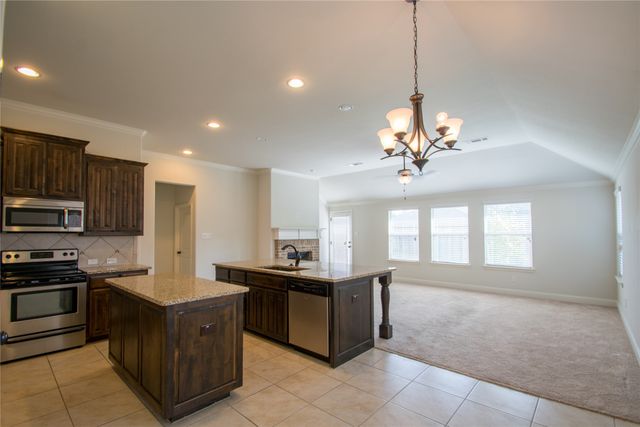 733 Poncho Lane, Fort Worth, TX 76052