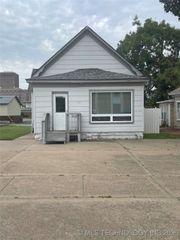 317 SE Delaware Avenue, Bartlesville, OK 74003