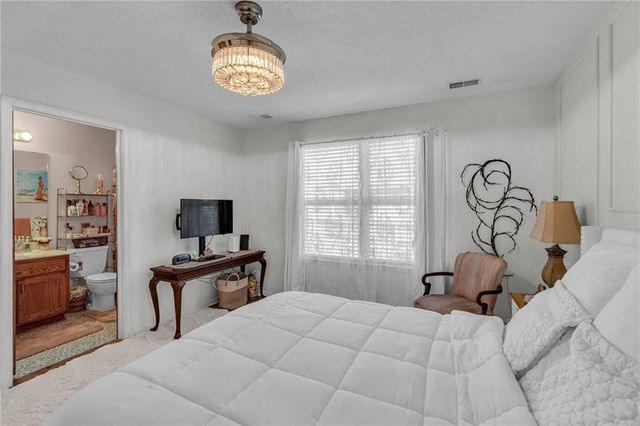 19624 E 7th Street Court N, Independence, MO 64056