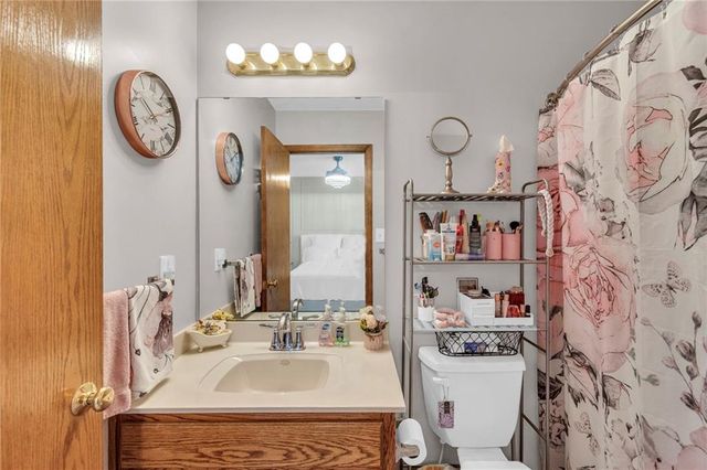 19624 E 7th Street Court N, Independence, MO 64056