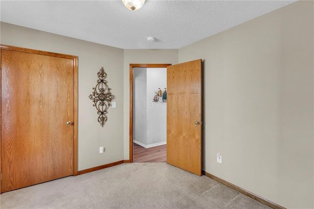 19624 E 7th Street Court N, Independence, MO 64056