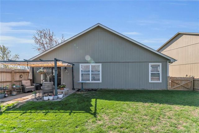 19624 E 7th Street Court N, Independence, MO 64056