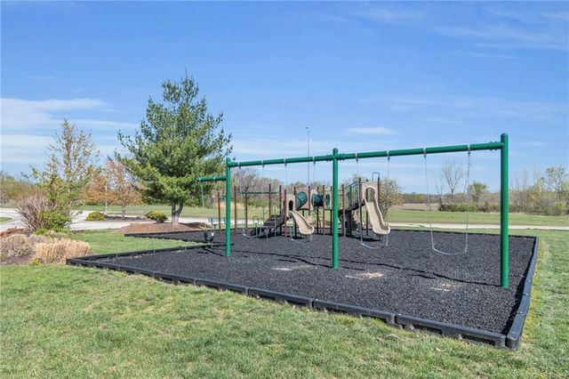 19624 E 7th Street Court N, Independence, MO 64056