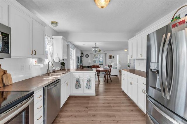 19624 E 7th Street Court N, Independence, MO 64056