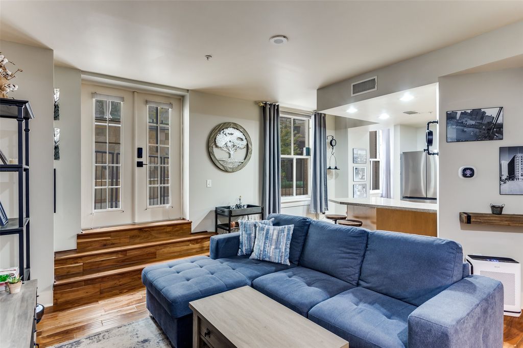 411 W 7th Street 203, Fort Worth, TX 76102