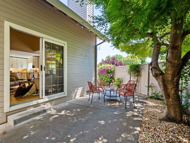 125 Valley Club Cir, Napa, CA 94558