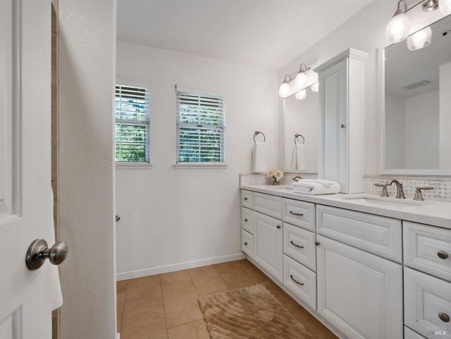 125 Valley Club Cir, Napa, CA 94558