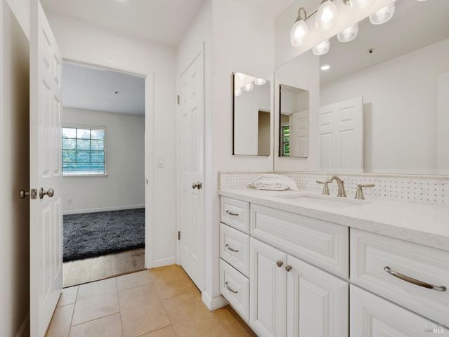 125 Valley Club Cir, Napa, CA 94558