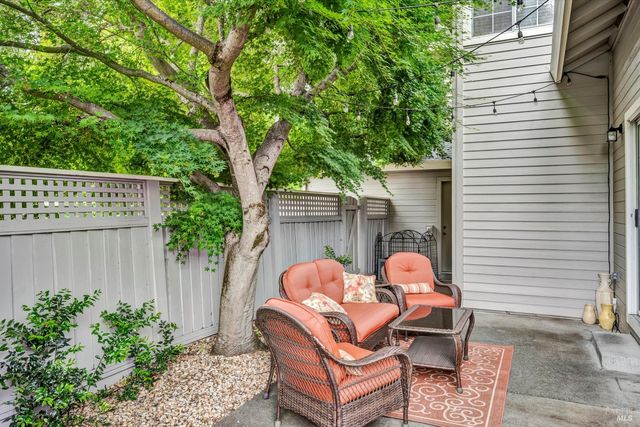 125 Valley Club Cir, Napa, CA 94558