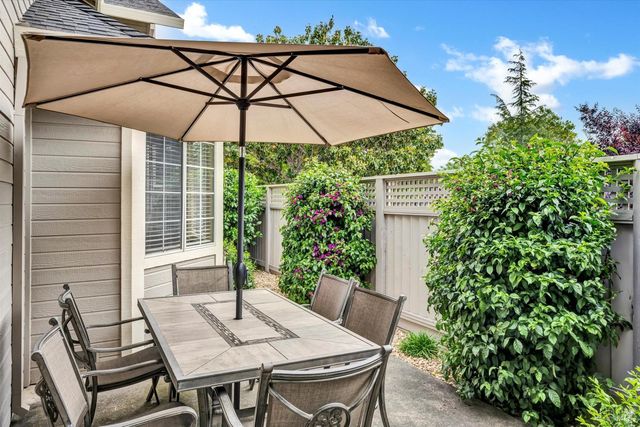 125 Valley Club Cir, Napa, CA 94558