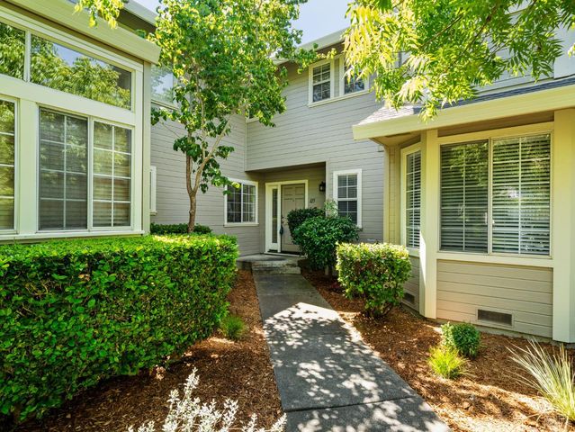 125 Valley Club Cir, Napa, CA 94558