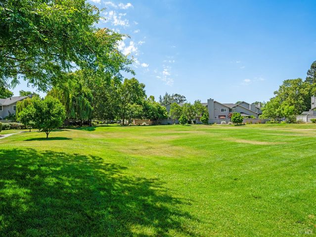 125 Valley Club Cir, Napa, CA 94558