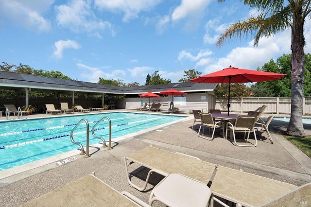 125 Valley Club Cir, Napa, CA 94558