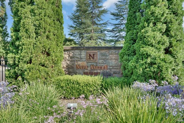 125 Valley Club Cir, Napa, CA 94558
