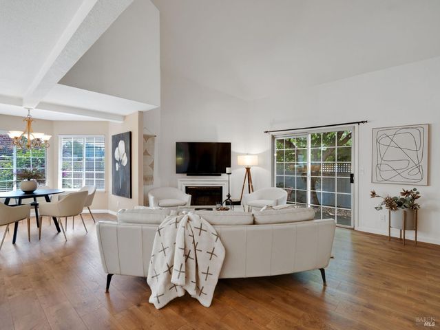 125 Valley Club Cir, Napa, CA 94558