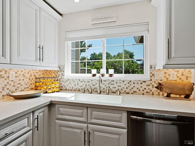 125 Valley Club Cir, Napa, CA 94558