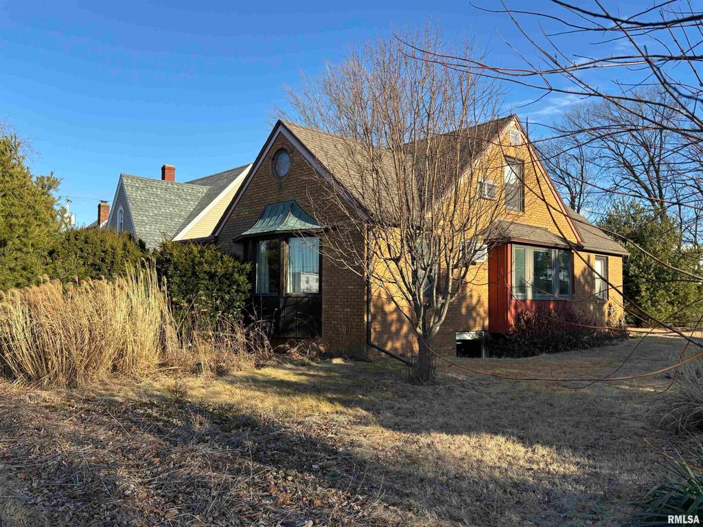 138 N MAPLE Avenue, Morton, IL 61550