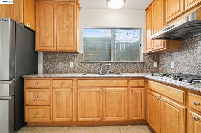 1838 40th, Oakland, CA 94601