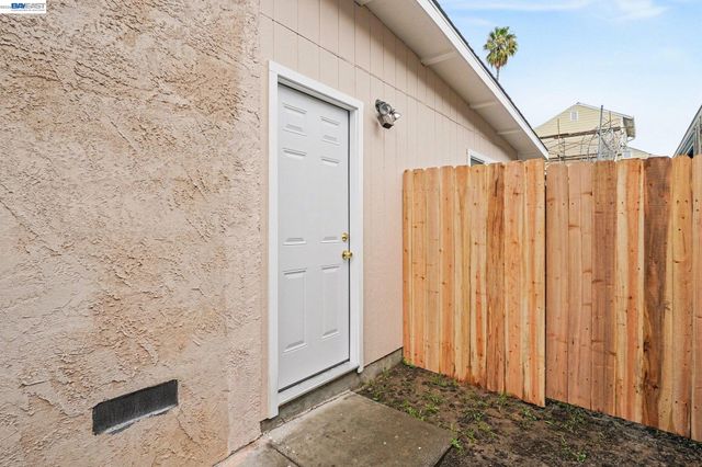 1838 40th, Oakland, CA 94601