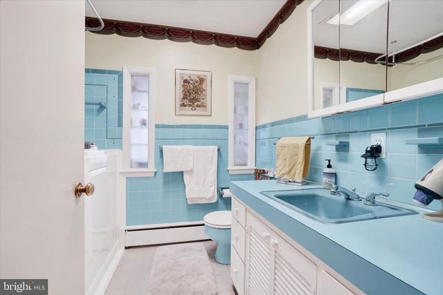 1636 CRESTLYN RD, York, PA 17403