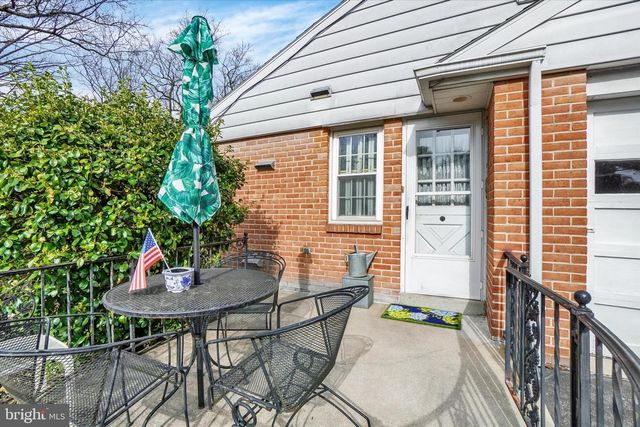 1636 CRESTLYN RD, York, PA 17403