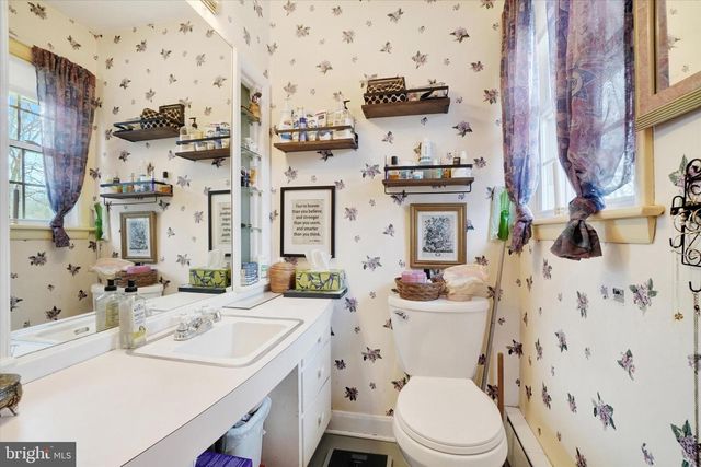 1636 CRESTLYN RD, York, PA 17403