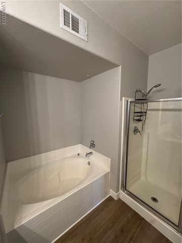 10001 Peace Way 1215, Las Vegas, NV 89147
