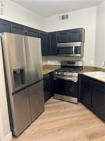 10001 Peace Way 1215, Las Vegas, NV 89147