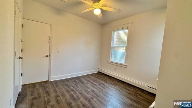 32 Leary Avenue, Bloomingdale, NJ 07403