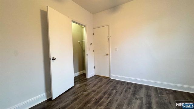 32 Leary Avenue, Bloomingdale, NJ 07403