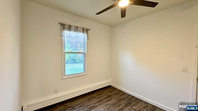 32 Leary Avenue, Bloomingdale, NJ 07403