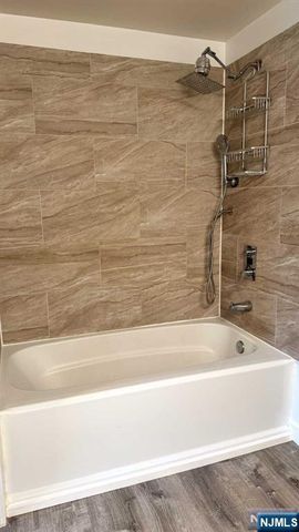 32 Leary Avenue, Bloomingdale, NJ 07403