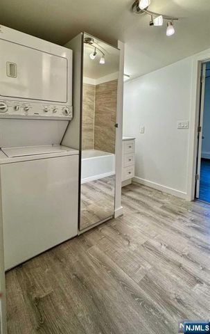 32 Leary Avenue, Bloomingdale, NJ 07403