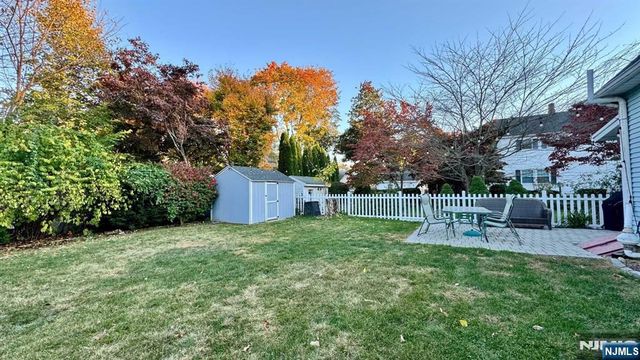 32 Leary Avenue, Bloomingdale, NJ 07403