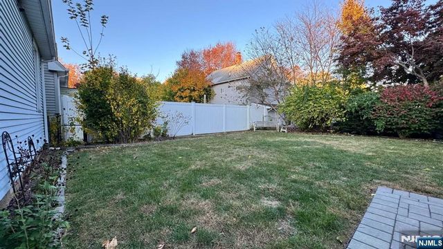 32 Leary Avenue, Bloomingdale, NJ 07403