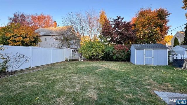 32 Leary Avenue, Bloomingdale, NJ 07403