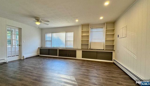 32 Leary Avenue, Bloomingdale, NJ 07403