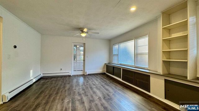 32 Leary Avenue, Bloomingdale, NJ 07403