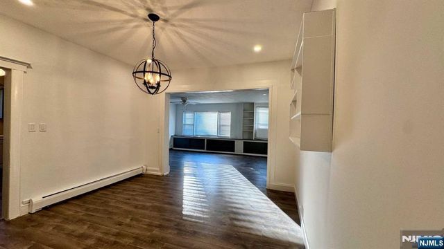 32 Leary Avenue, Bloomingdale, NJ 07403