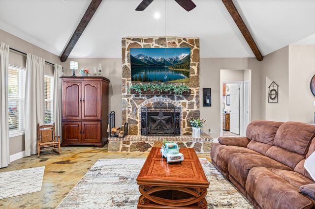 592 Old Agnes Road, Weatherford, TX 76088