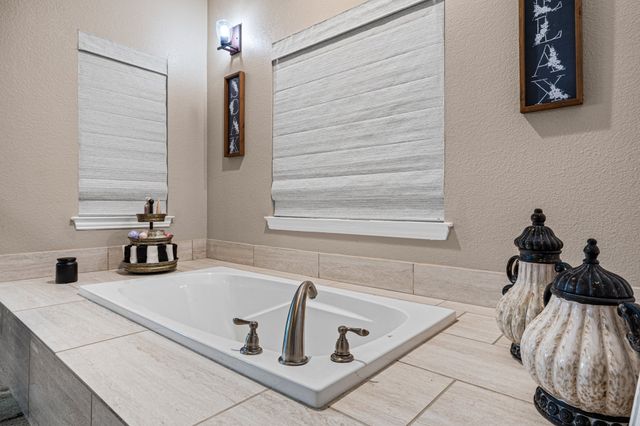 592 Old Agnes Road, Weatherford, TX 76088