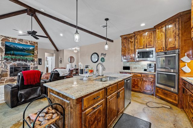 592 Old Agnes Road, Weatherford, TX 76088