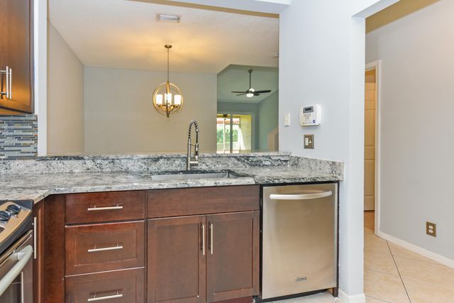 6437 Park Lake Circle, Boynton Beach, FL 33437